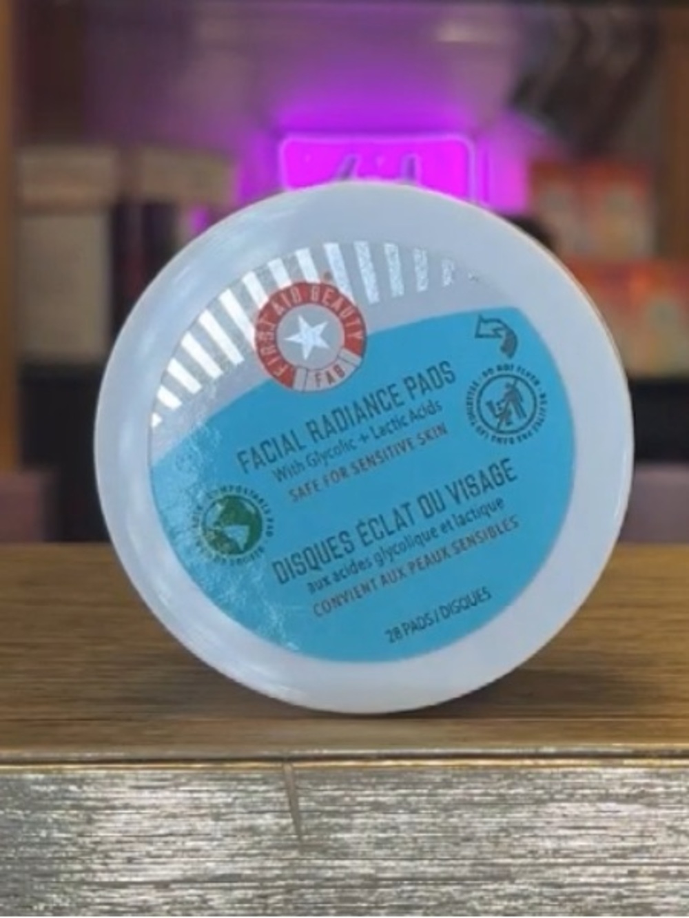 NEW 28pads First Aid Beauty Radiance Pads with Glycolic + Lactic Acids